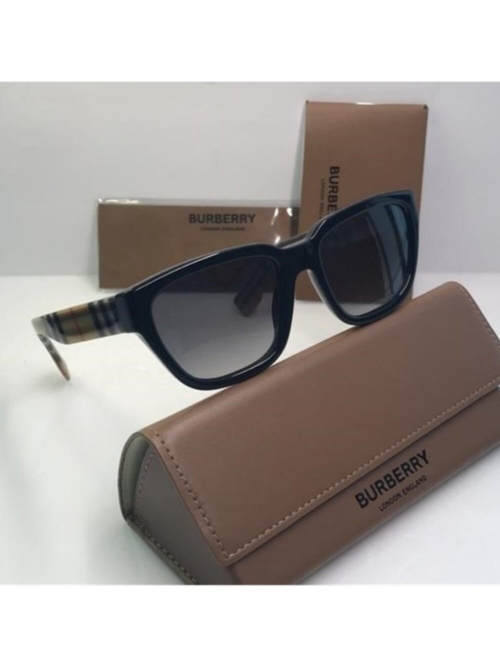 New Authentic Burberry Mammoth Grey Shaded Polarized Sunglasses BE4277 3757T3 - Picture 3 of 12